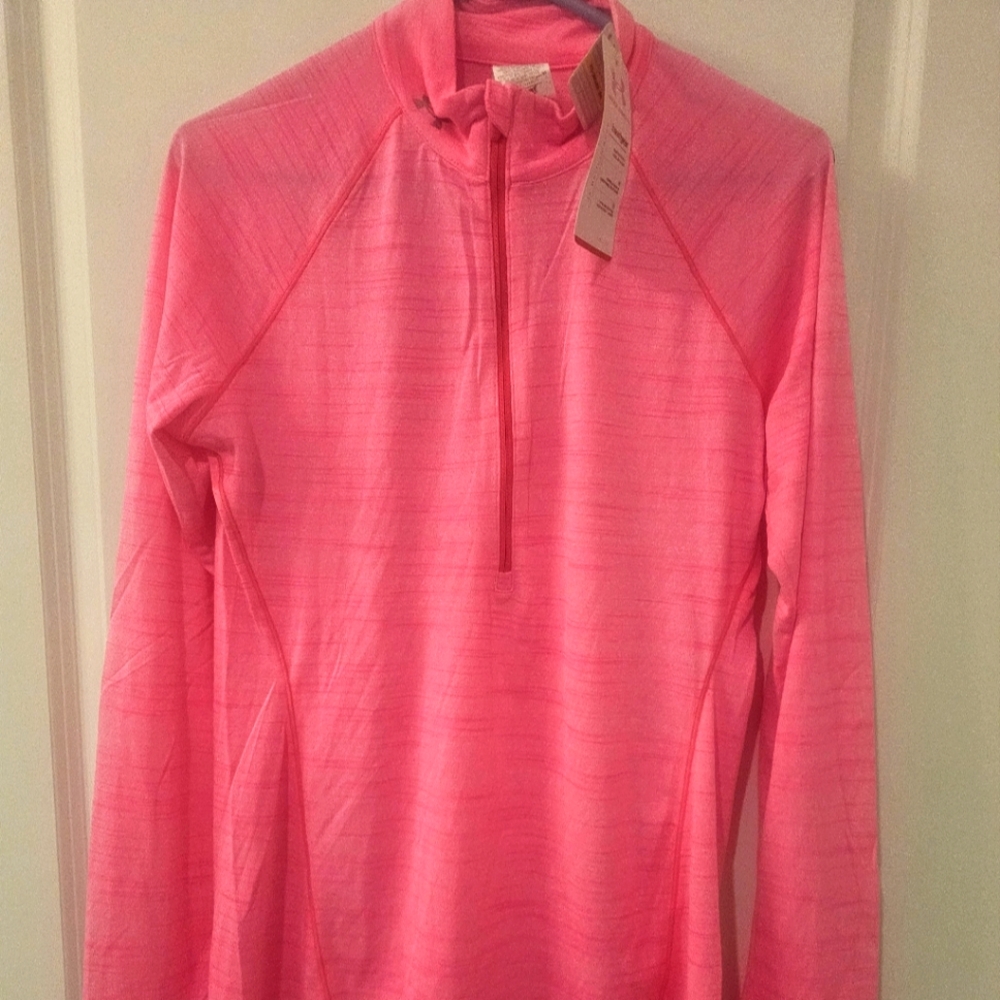 UNDER ARMOUR Pink Athletic Pullover. Lightweight.